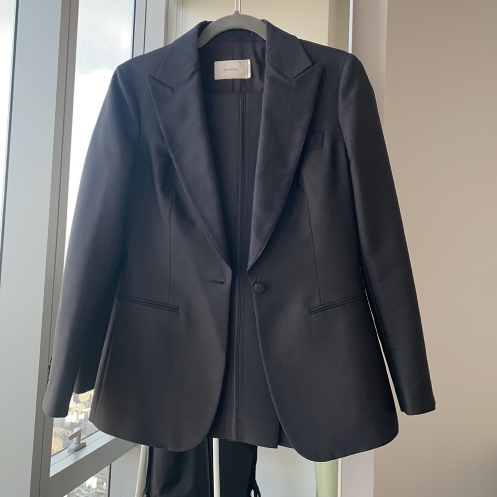Suistudio tuxedo dark grey suit
